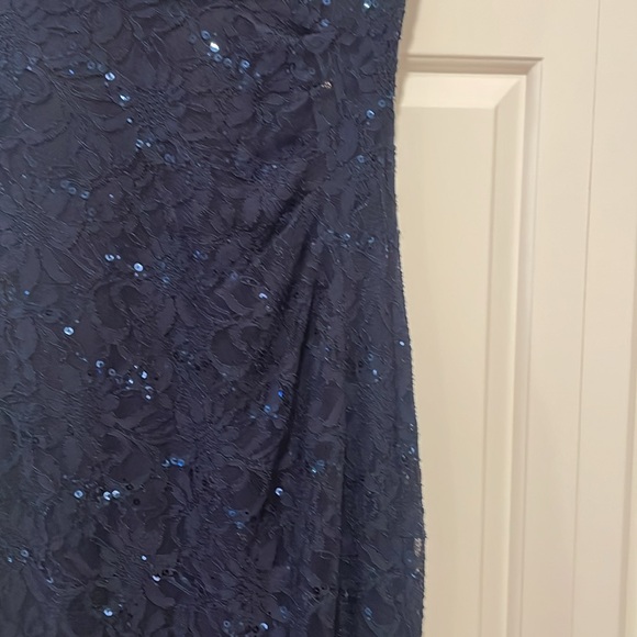 LAUREN - RALPH LAUREN EVENING.  Navy lace and sequin long gown - Picture 3 of 8